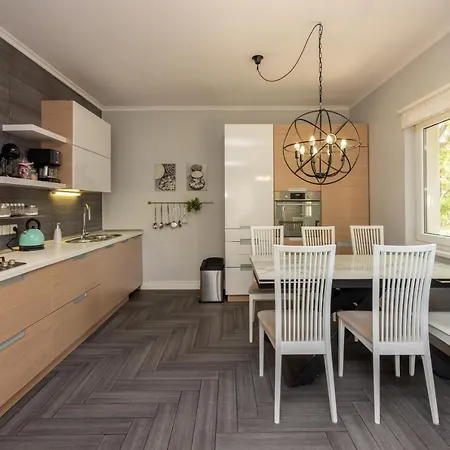 Panorama Apartment *