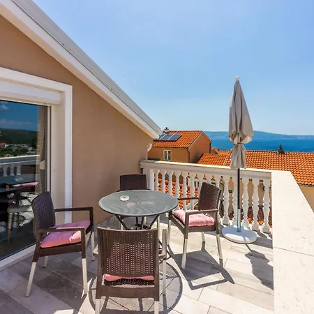 Panorama Apartment *